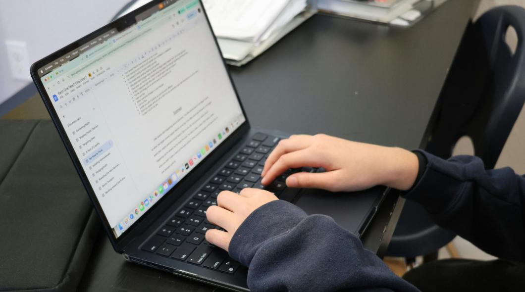 Sprzęt komputerowy dla szkół w ramach KPO