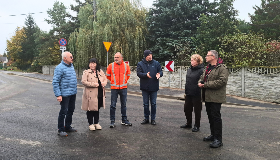 Nowy chodnik w Paniowicach na ukończeniu