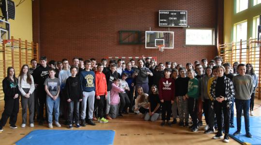 Spotkanie uczniów SP 3 w Obornikach Śląskich z Michałem Koterskim