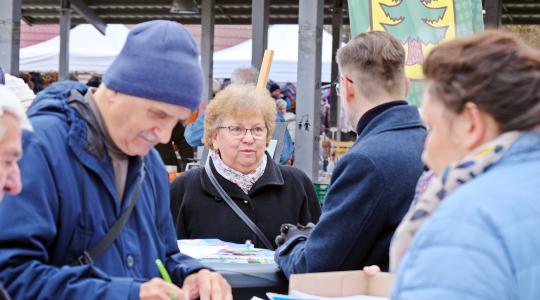 Konsultacje na targowisku
