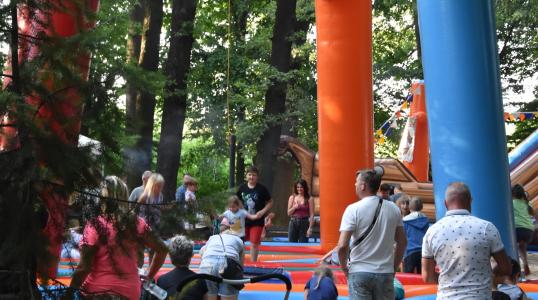 Dmuchańce dla dzieci na Pikniku Rodzinnego z Belgijką w Tle w Osolinie