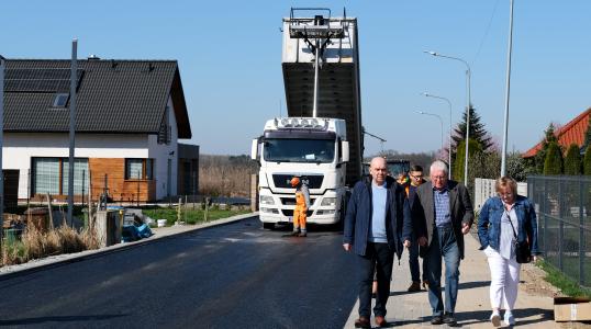 Ulica Jarzębinowa w Pęgowie