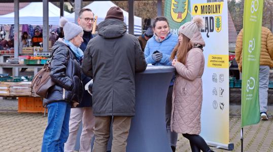 Konsultacje na targowisku